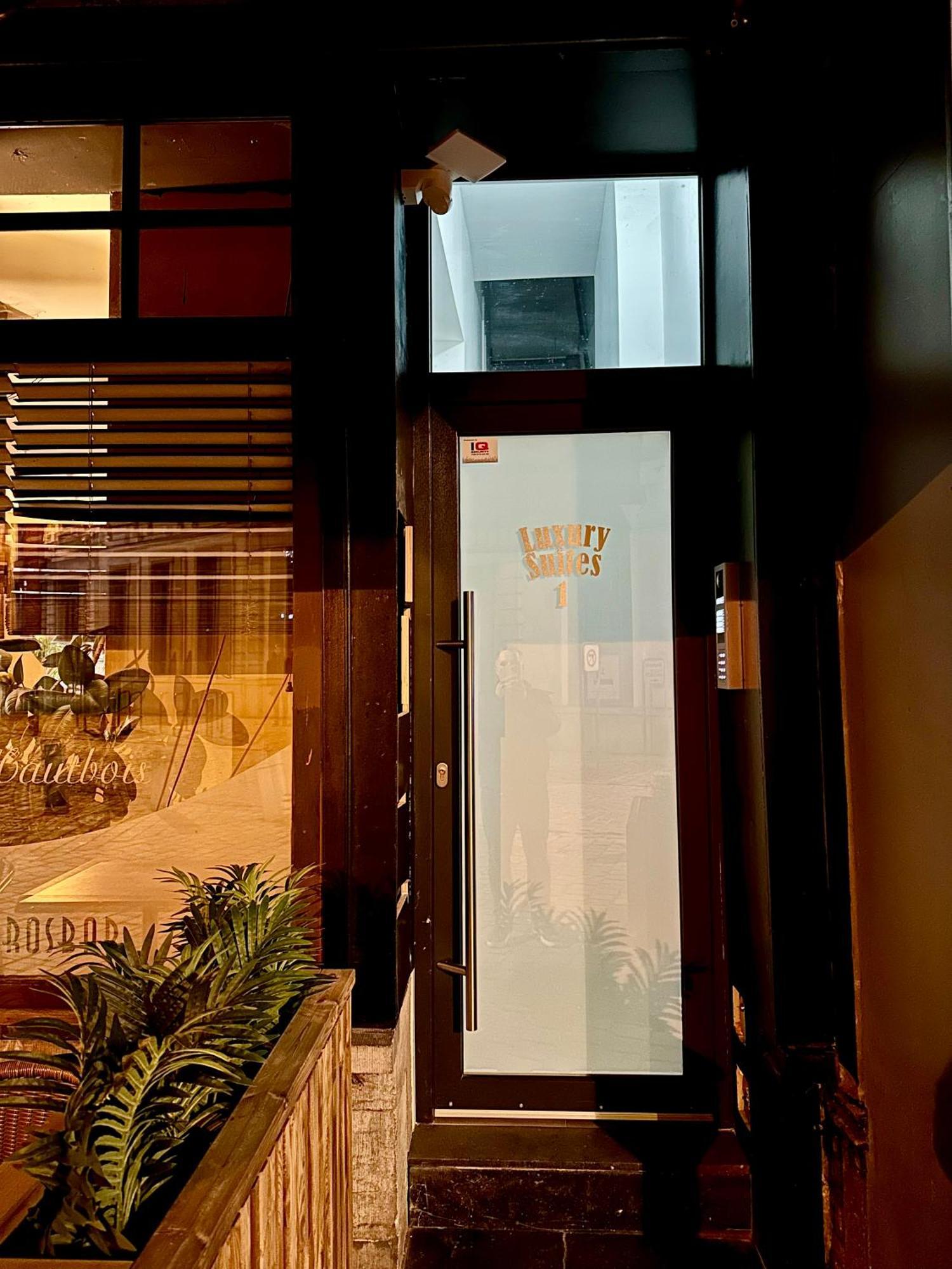 Luxury Suites Mons By Rikas Hotels المظهر الخارجي الصورة