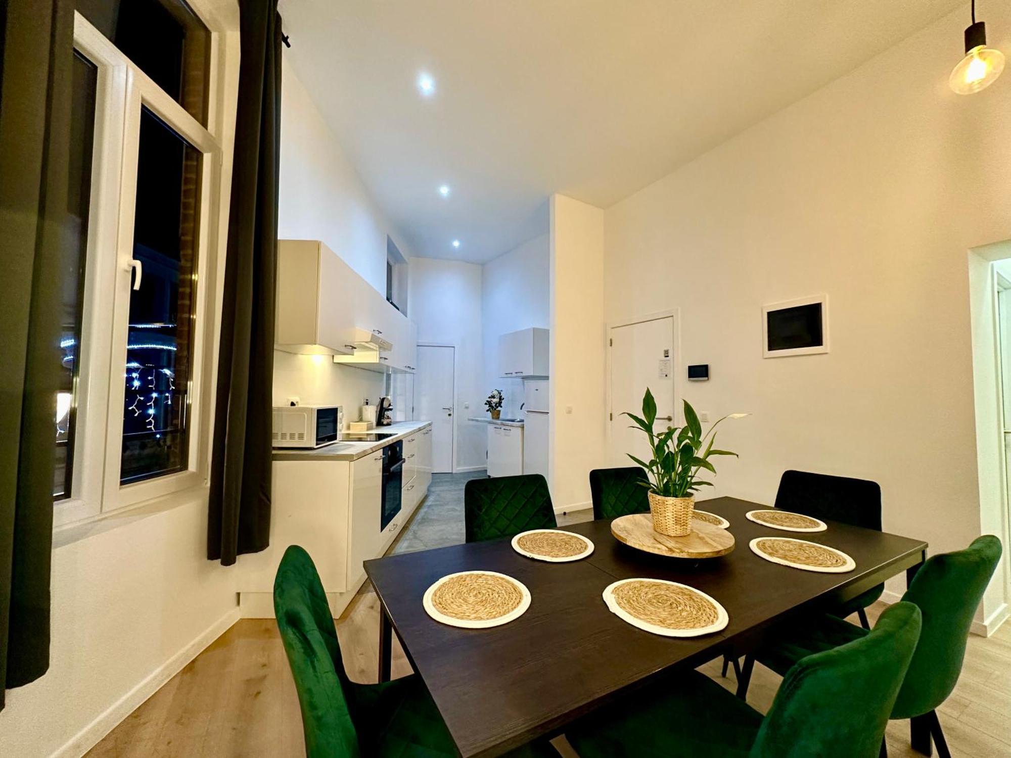 Luxury Suites Mons By Rikas Hotels المظهر الخارجي الصورة