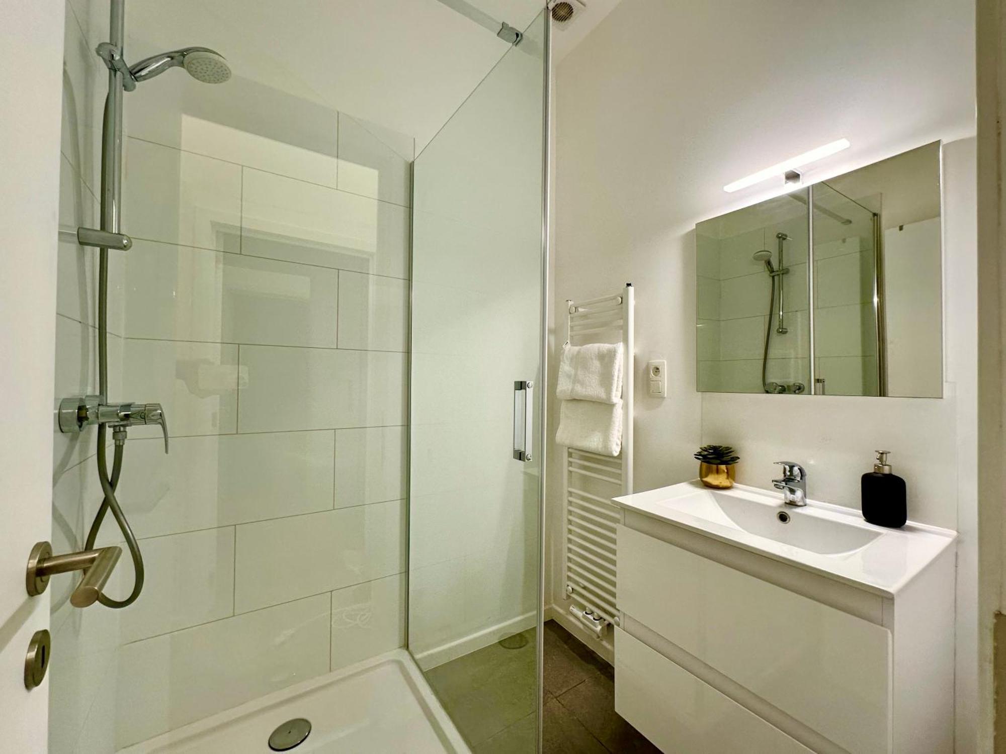 Luxury Suites Mons By Rikas Hotels المظهر الخارجي الصورة