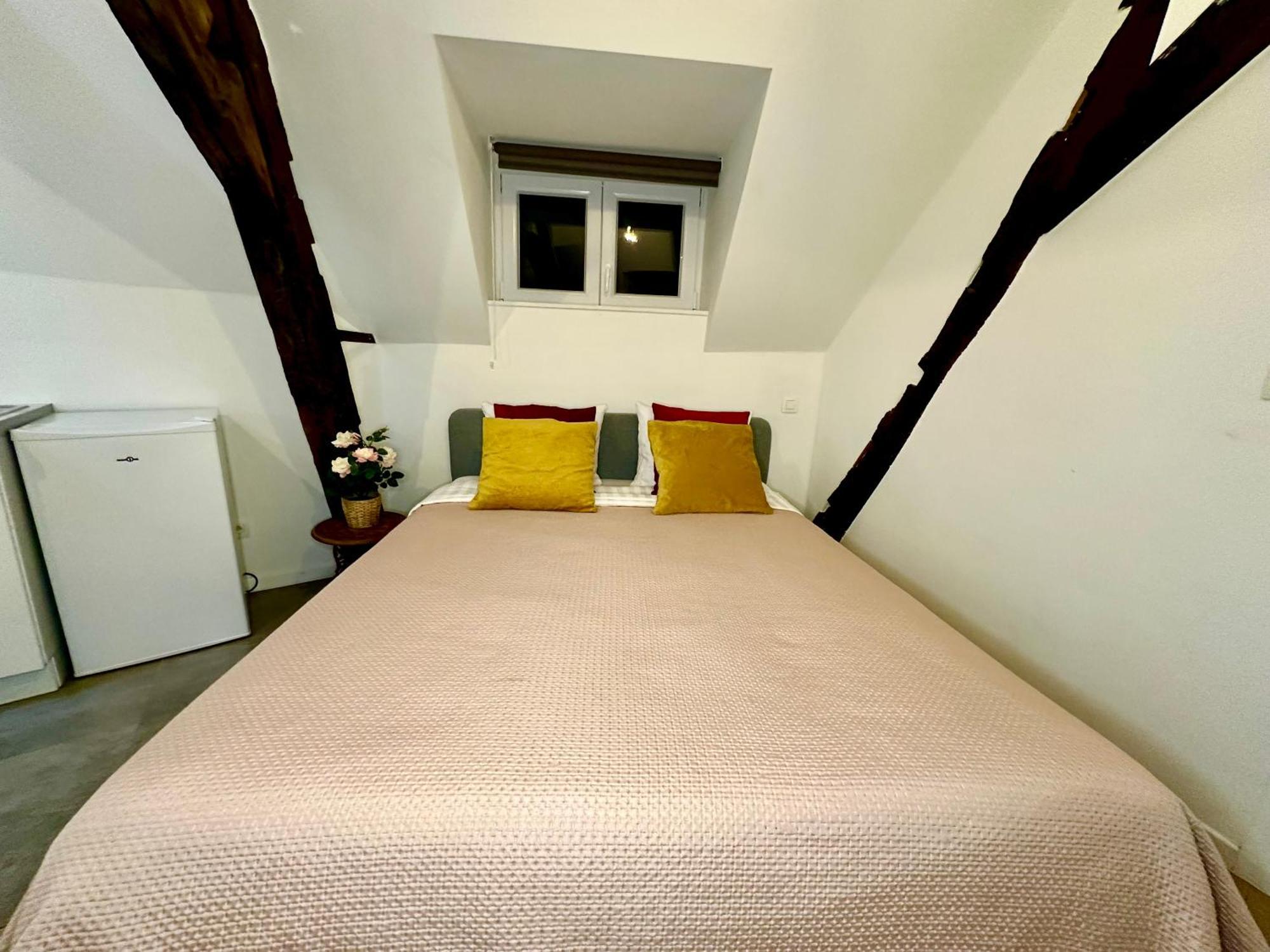 Luxury Suites Mons By Rikas Hotels المظهر الخارجي الصورة