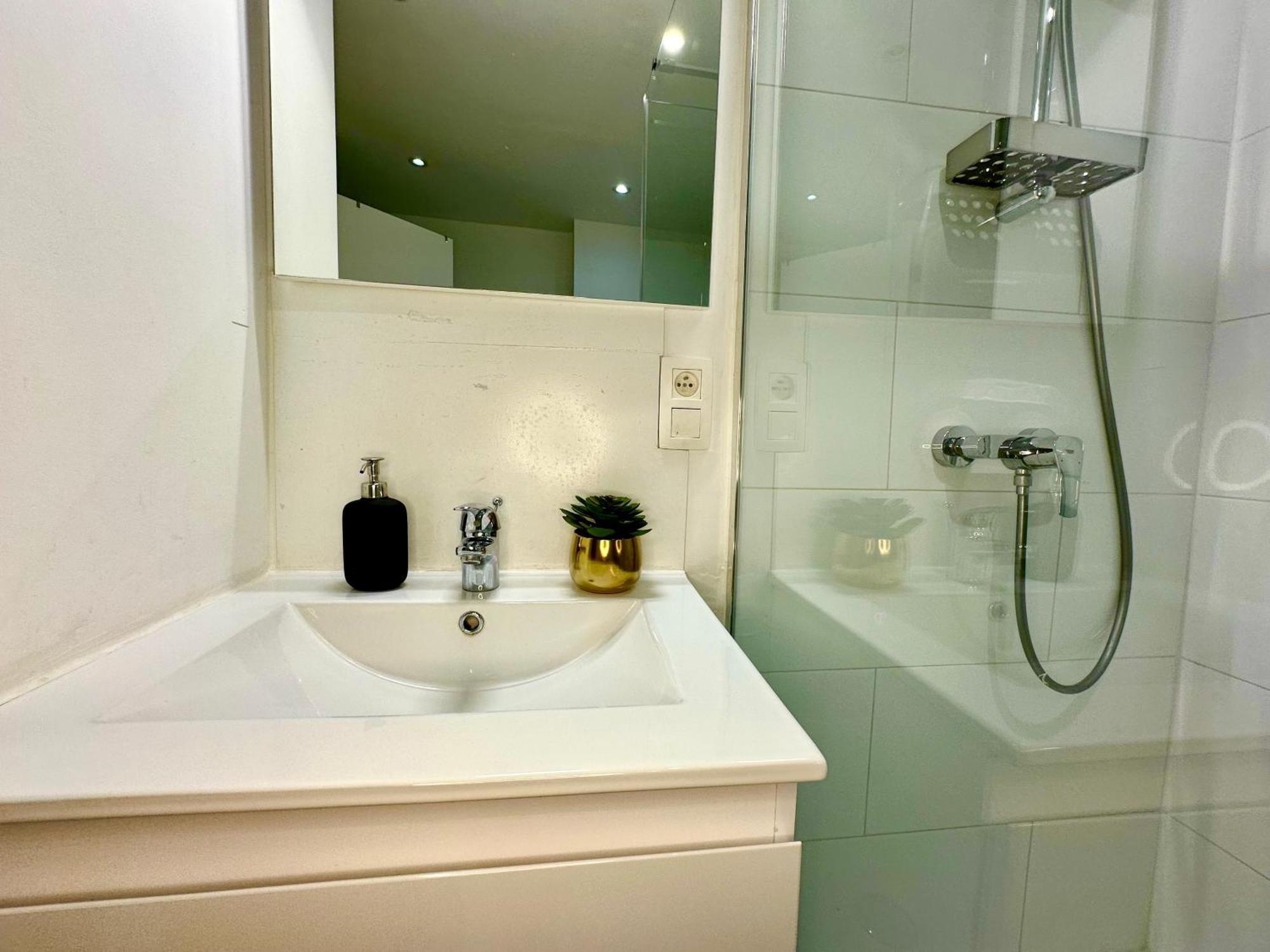 Luxury Suites Mons By Rikas Hotels المظهر الخارجي الصورة