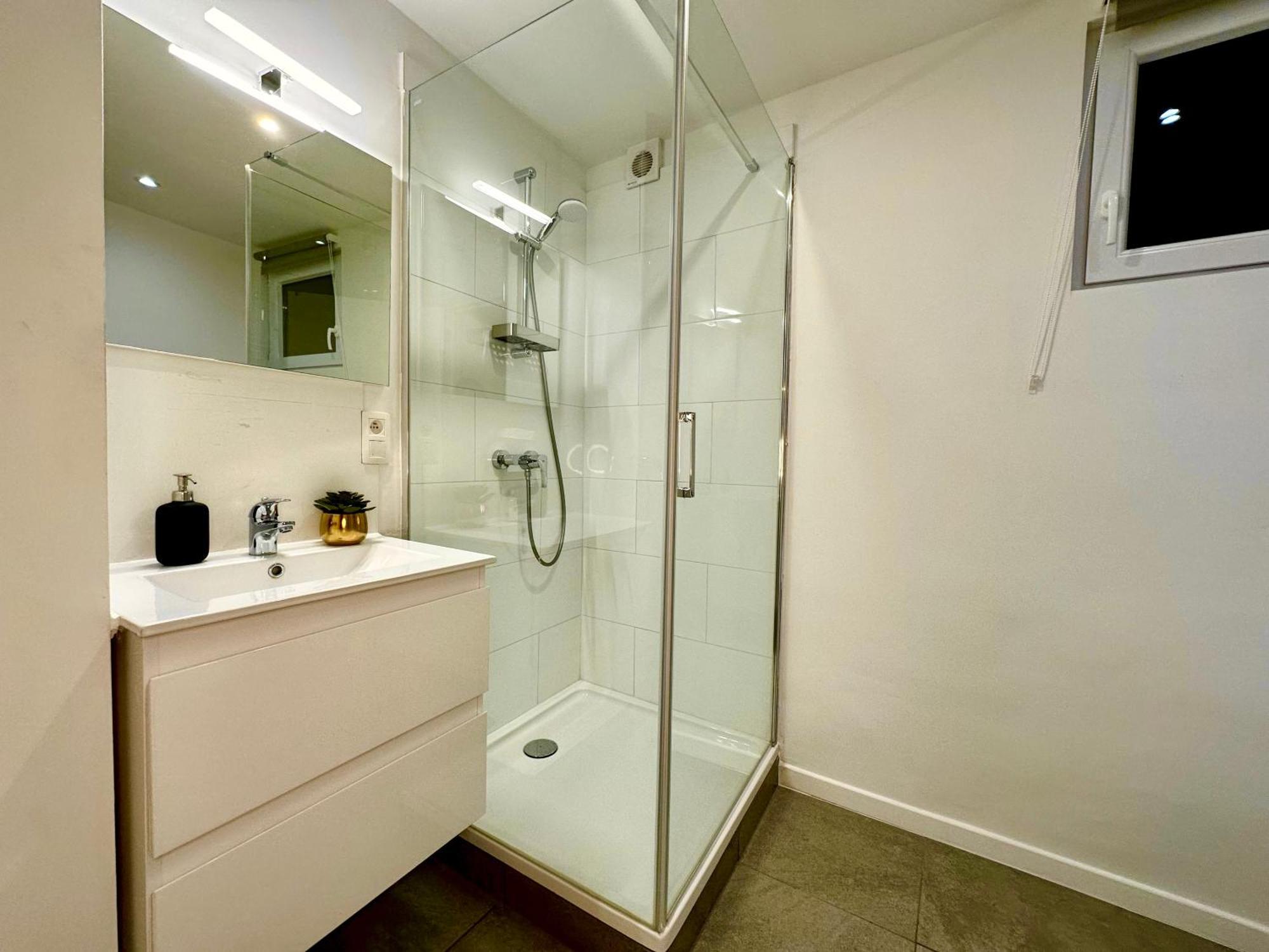 Luxury Suites Mons By Rikas Hotels المظهر الخارجي الصورة