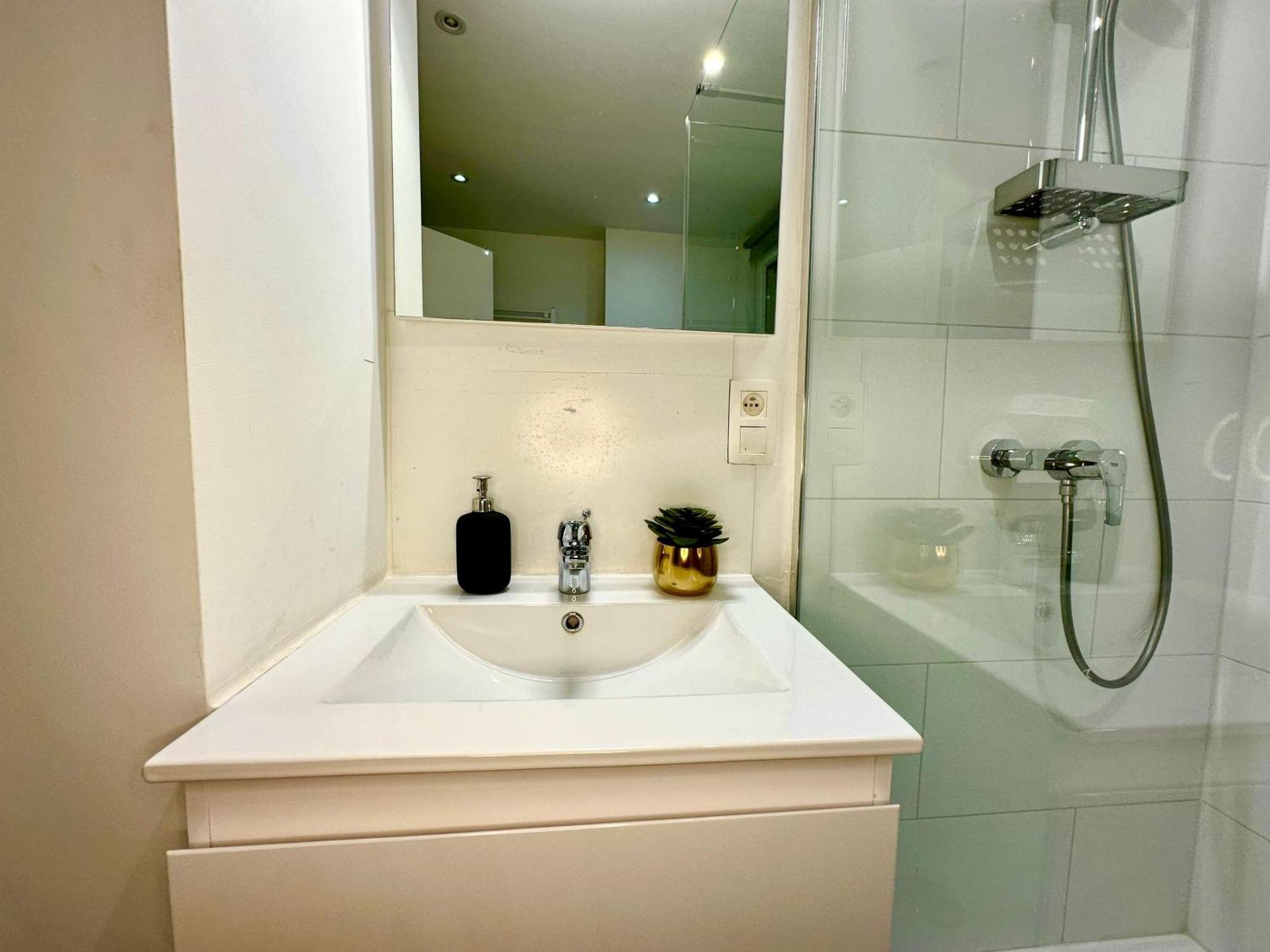 Luxury Suites Mons By Rikas Hotels المظهر الخارجي الصورة
