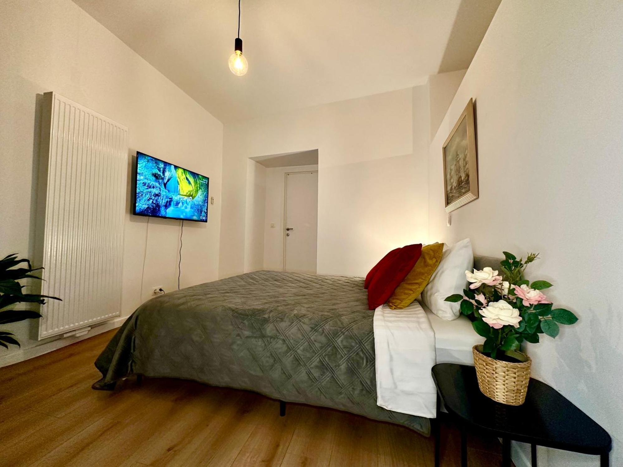 Luxury Suites Mons By Rikas Hotels المظهر الخارجي الصورة