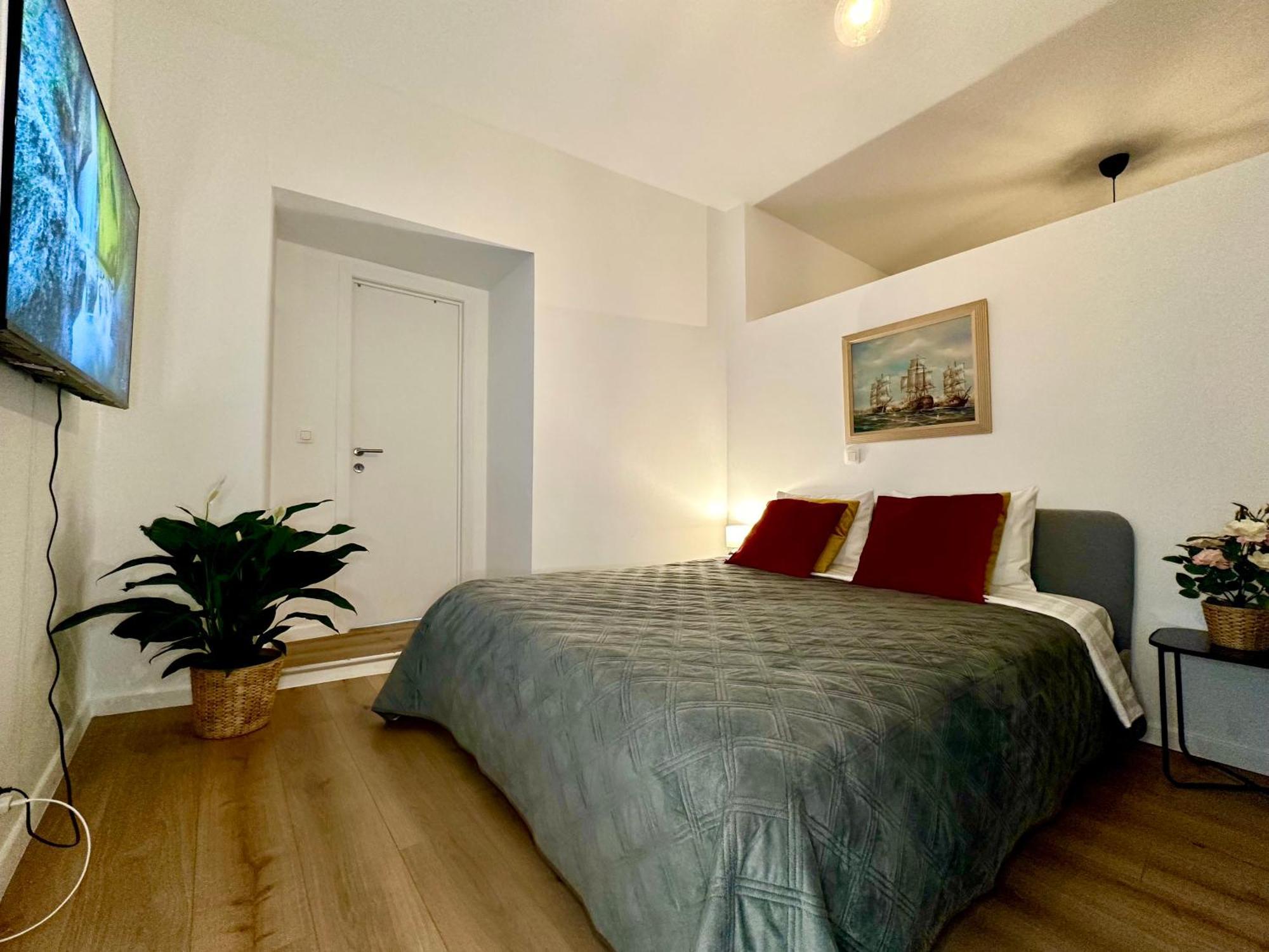 Luxury Suites Mons By Rikas Hotels المظهر الخارجي الصورة